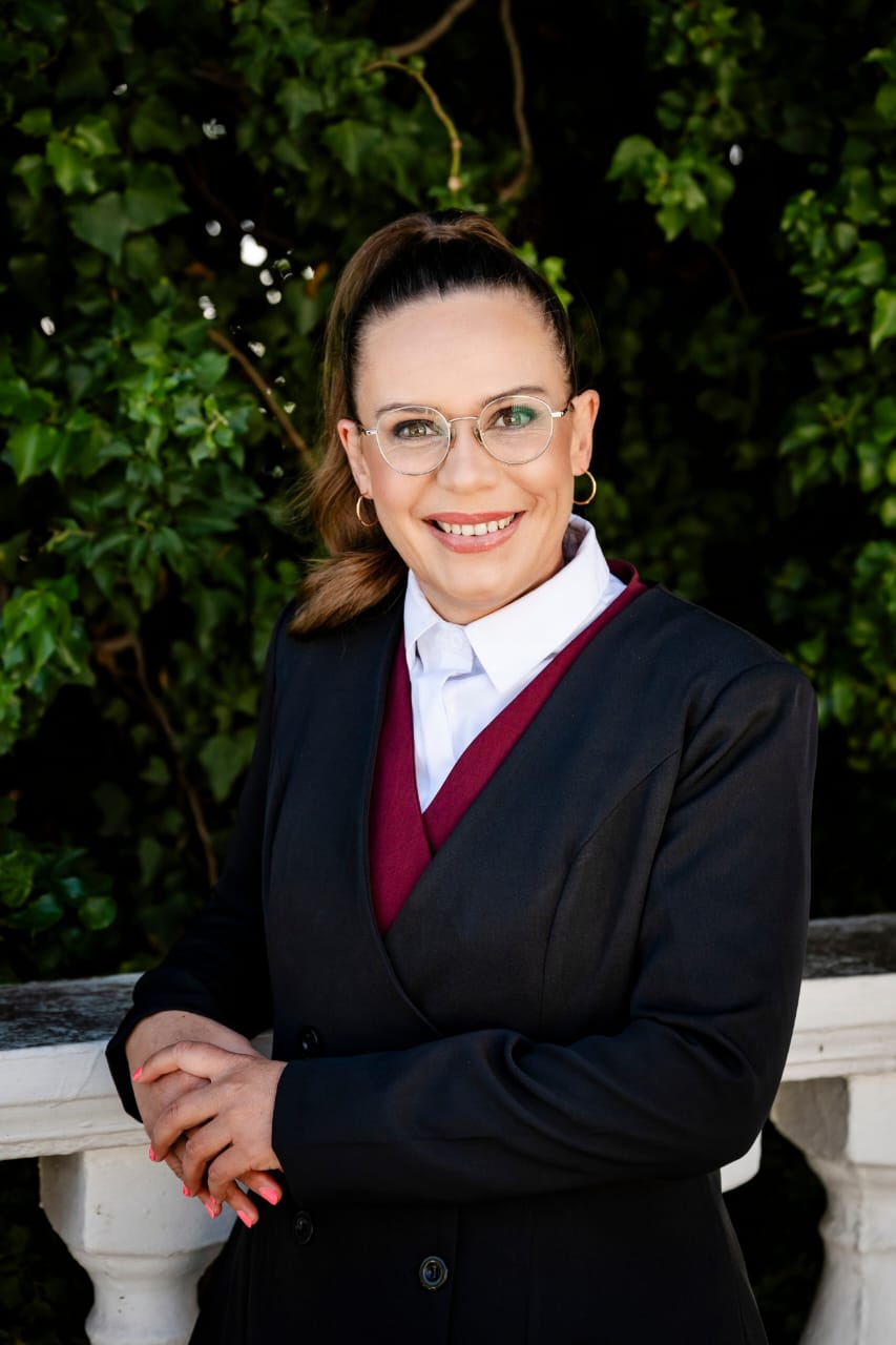 Alet Uys — Attorney